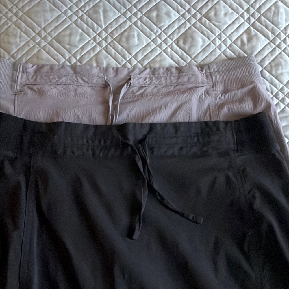 Two Athleta Sport Skorts Black and Gray. (P13)